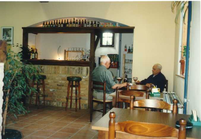 taverne.jpg (32408 octets)